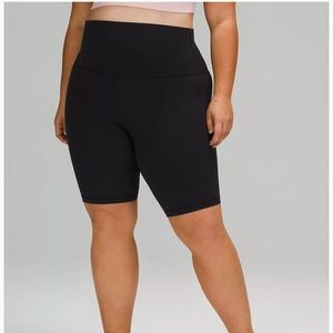 Lululemon super high rise shorts *NWT*